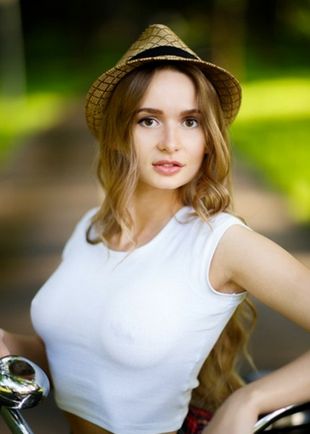 Анюта, Балашиха, 21 год, анкета 86164, +7 979 883-33-86