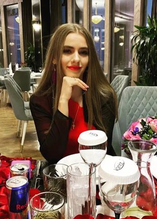 Елена, Москва, 21 год, анкета 132902, +7 905 037-04-59