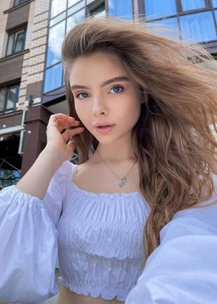 Эля, Москва, Маяковская, 20 лет, анкета 179111, +7 934 124-58-38